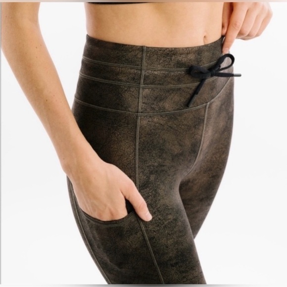 Zyia Bronze Copper Metallic Pocket Drawstring Luxe 7/8 24" legging Size 2 EUC - Picture 2 of 7